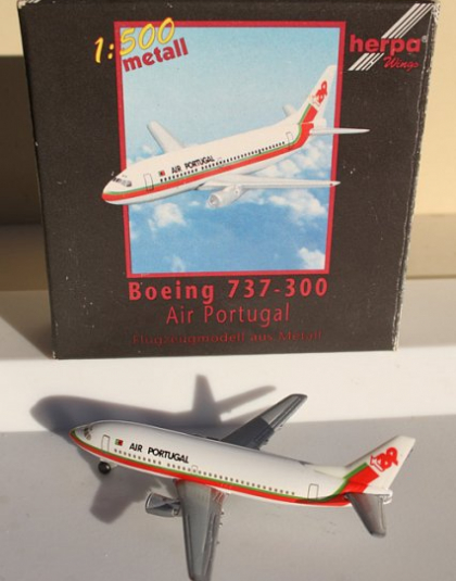 Boeing 737-300 Tea Switzerland Herpa 500456 1:500 