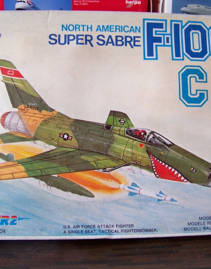 North American F-100C Super Sabre – Pioneer 2 1/72nd scale plastic kit