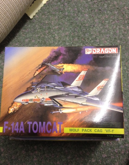 US Navy F14A  TOMCAT VF-1 Wolf Pack – Dragon 1/144 scale plastic kit