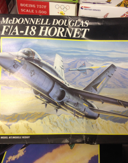 US Navy McDonnell Douglas F/A-18 Hornet – AMT/Ertl 1.72nd scale plastic kit