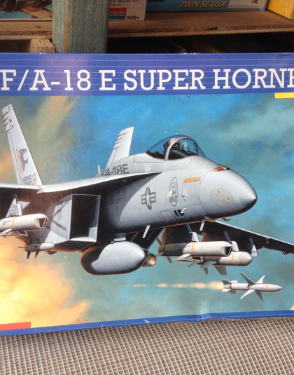 US Air Force/Navy F/A-18E Super Hornet – Revell 1/72nd scale plastic kit