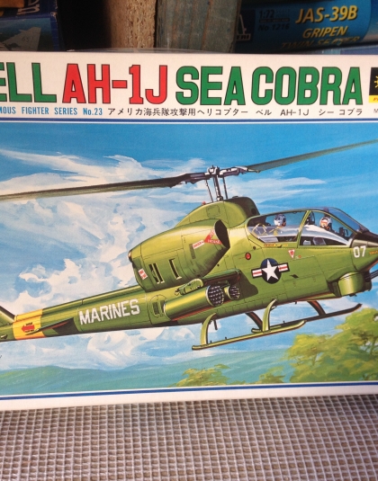 US Marines Bell AH-1J Sea Cobra- Fujimi 1/72nd scale plastic kit