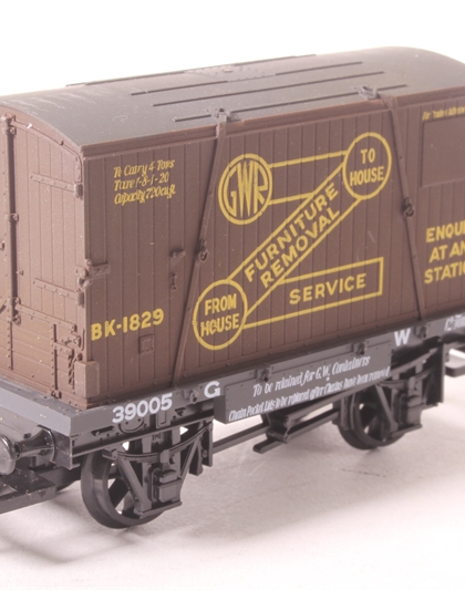 Conflat and container in GWR livery  –  Airfix GMR 54331-8