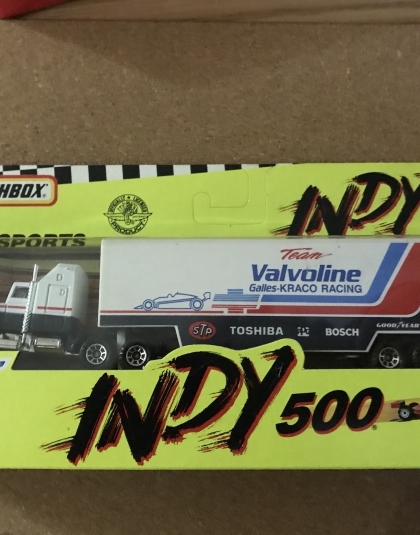 Matchbox Convoy 32610 Kenworth Box Truck Indy 500 Valvoline