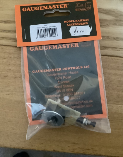 Electro Magnetic Uncoupler – Gaugemaster EM/1