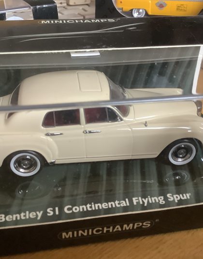 Bentley S1 Continental Flying Spur – Minichamps 1:43 scale 436 139551