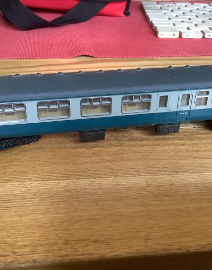 Hornby OO – BR Mk2 Inter City Comp/ Brake coach – blue grey- chrome windows