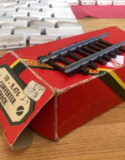 Tri-ang Hornby convertor rail, from Super 4 track to Hornby Dublo or any code 100 track, in good condition