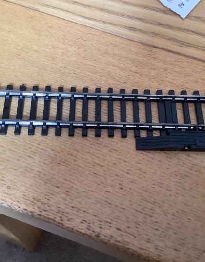 Hornby Isolating track R600 steel