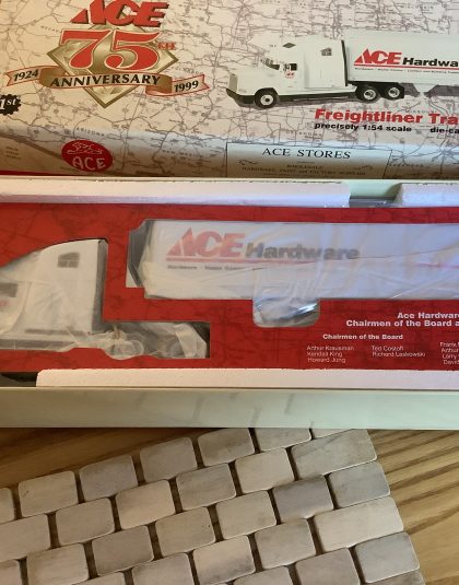 ACE Hardware 75 Aniversary Freightliner – 1:54 Scale Die-cast