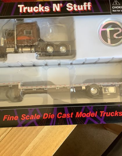 Peterbilt 388 70 Stand up with Trailer  – 1:53 Scale Tomkin Replicas