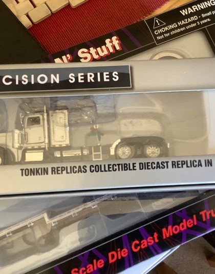 Tonkin Replicas American 4×2 Truck Silver – 1:53 Scale Super detailed 