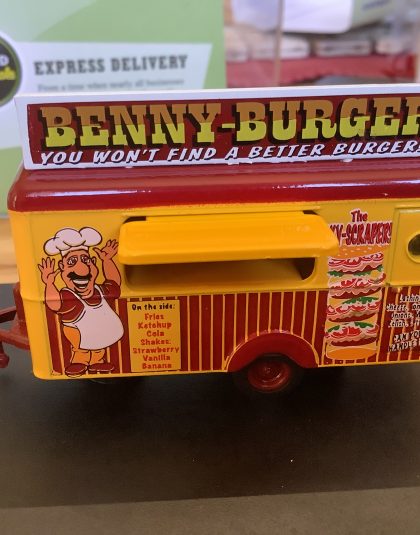 Mobile Food Trailer “Benny Burgers”  – Oxford Diecast TR011