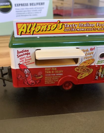 Mobile Food Trailer “Alfonso’s” – Oxford Diecast TR012