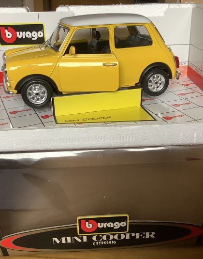 Mini Cooper 1960 Yellow – Burago 1:16 Scale
