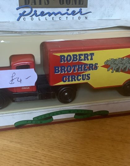 Robert Brothers Circus Ford Lorry – Lledo Days-Gone
