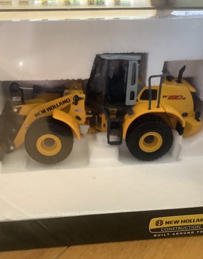 New Holland W190B Front Loader – 1:50 Scale – ROS 
