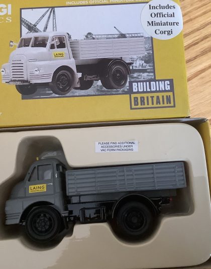 Bedford S Type Tipper LAING    –   Corgi 20401  . 1:50 scale