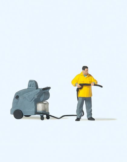 MAN WITH PRESSURE WASHER FIGURE – Preiser 28253 HO Gauge 