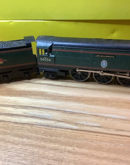 Hornby OO British Railways (SR) – ‘WCBB Class’ 4-6-2 No.34054 ‘Lord Beaverbrook’ 