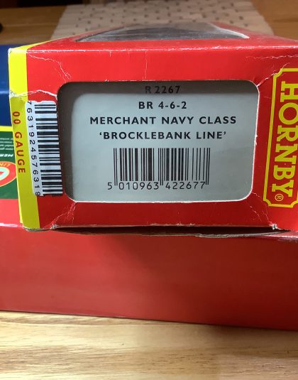 Hornby OO R2267 Merchant Navy Class 4-6-2 Brocklebank Line