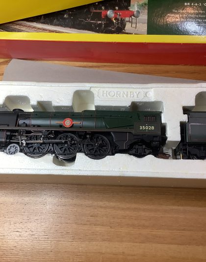 Hornby OO R2169 Merchant Navy Class 4-6-2 Clan Line