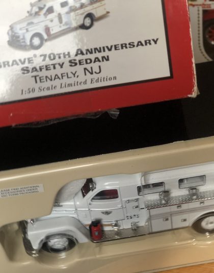 Seagrave 70th Aniversary Safety Sedan Tenafly N.J. – Corgi Heroes under Fire 