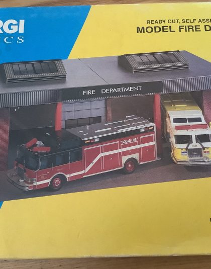 Ready Cut Self Assembly Model Fire Depot – Corgi 31803 