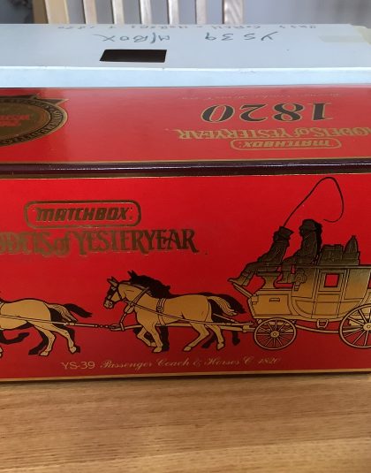 1820 Horse Drawn Passenger Coach and Horses – Matchbox Models Of Yesteryear YS39