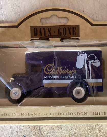 Cadburys Dairy Milk Dennis 1934 Van  – Lledo Days Gone 16009