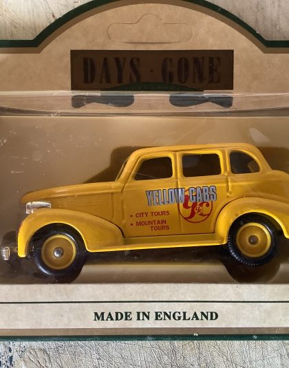 Yellow Cabs Chevrolet Car  – Lledo Days Gone 48004