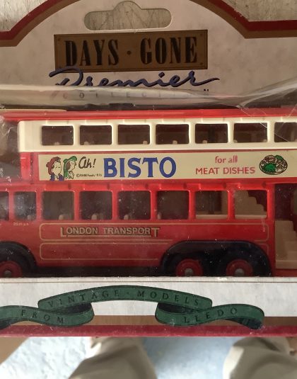 London Transport Trolly Bus  – Lledo Days Gone 041003