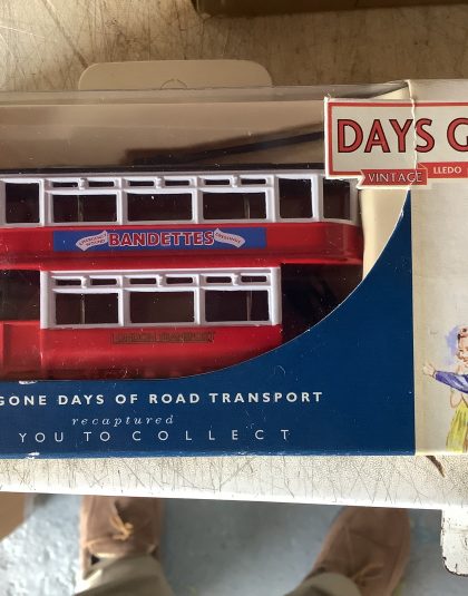 London Transport Tram Bandettes  – Lledo Days Gone 108004