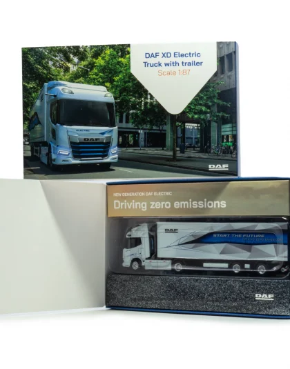 DAF XD Electric truck with trailer ”Start the future” – Holland Oto 1:87 Scale