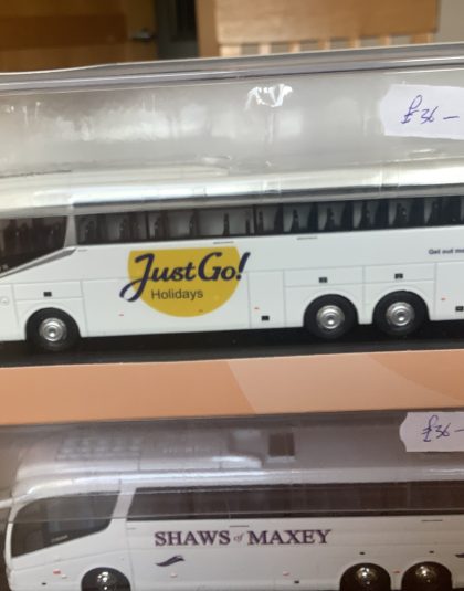 Just Go Holidays IRIZAR PB -Oxford Diecast 