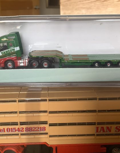 Volvo FH4 Semi Low Loader Cadzow – Oxford Diecast NVOL4007