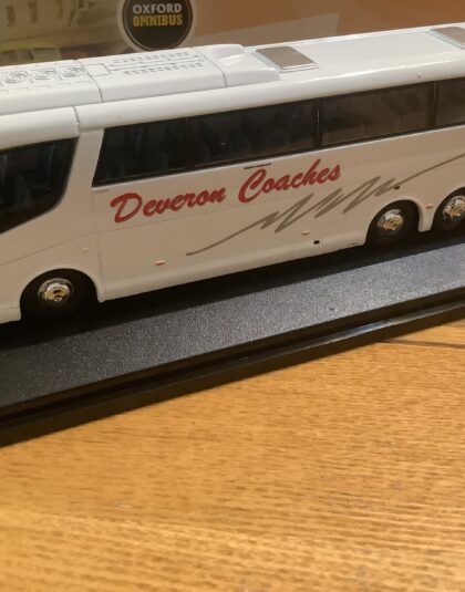 Deveron Coaches IRIZAR PB -Oxford Diecast 