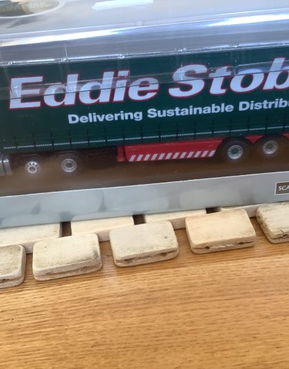 Stobart Mercedes Actros Curtainside – Oxford Diecast 76MB001