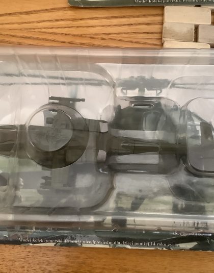 Boeing AH-64D Apache Longbow Helecopter – Amercom 1:76 Scale