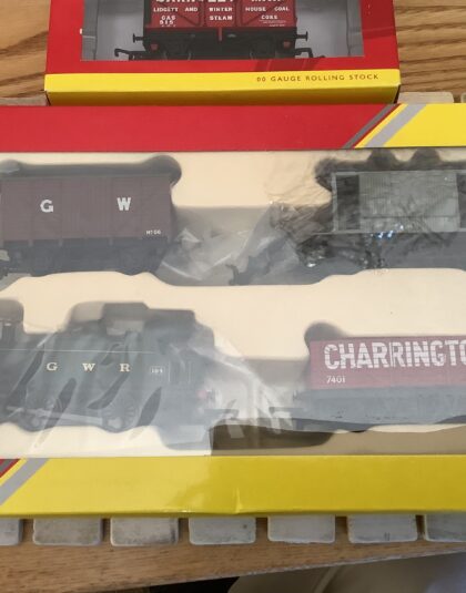 GWR 0-4-0 Loco and Freight set – Hornby R2670