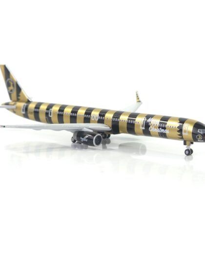 Boeing 757-300 Merry Christmas 2025 Vixen – Herpa 538671
