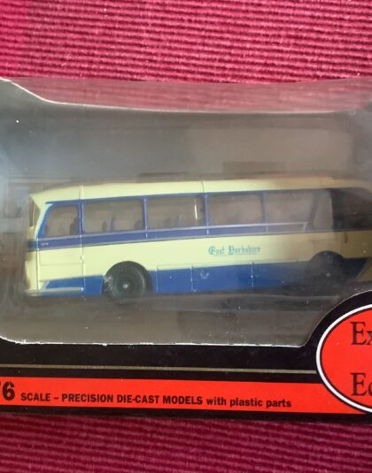 East Yorkshire Cavalier Coach   – EFE 12102