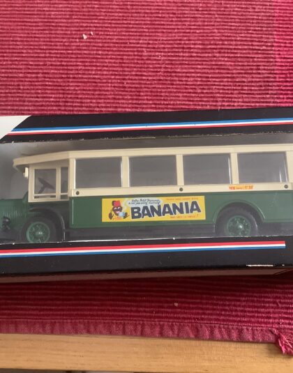 Paris Renault TN6C bus  –  Solido 1:50 Scale  pre owned