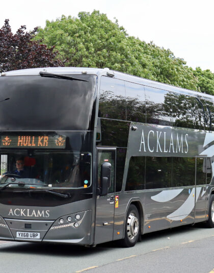 Acklams Plaxton Panorama  –  Destination  Hull KR – 1:76 Scale