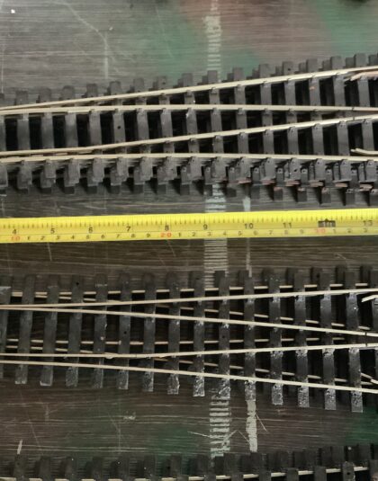 O Gauge Points Left,  Right and Y