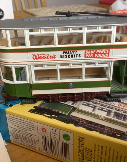 Dundee fully closed Tram –  Corgi 36702