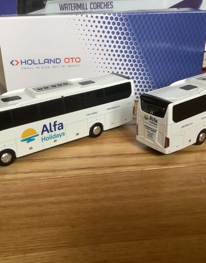 Alpha Holidays  Mercedes Tourismo 1/87 HO scale – Holland Oto models
